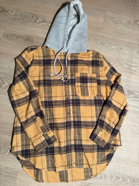Love Tree Jackets & Blazers - NWOT Love Tree Flannel Jacket